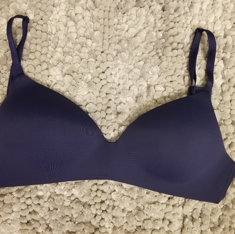 Victoria Secret Wireless Bra 34C